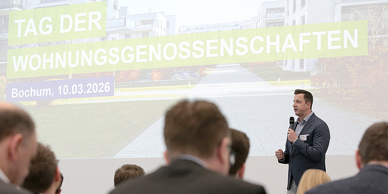 Prof. Dr. David Wilde bei der Begrüßung. Bildquelle: EBZ/Andreas Molatta.