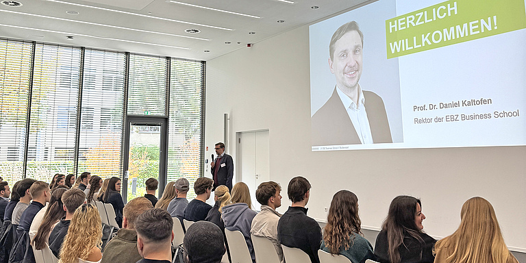 Erfolgreicher Studienstart an der EBZ Business School. 